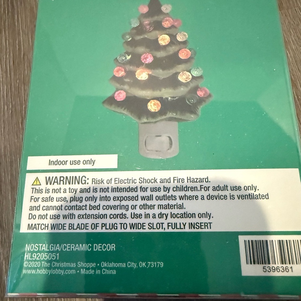 Retro Ceramic Christmas Tree Night Light- NWT - Picture 3 of 3